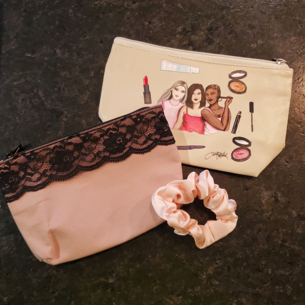 NWOT cosmetic bag bundle: Ipsy & Laura Geller in blush/cream and scruncie